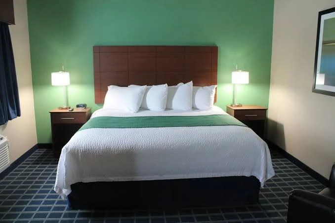 King suite bedroom